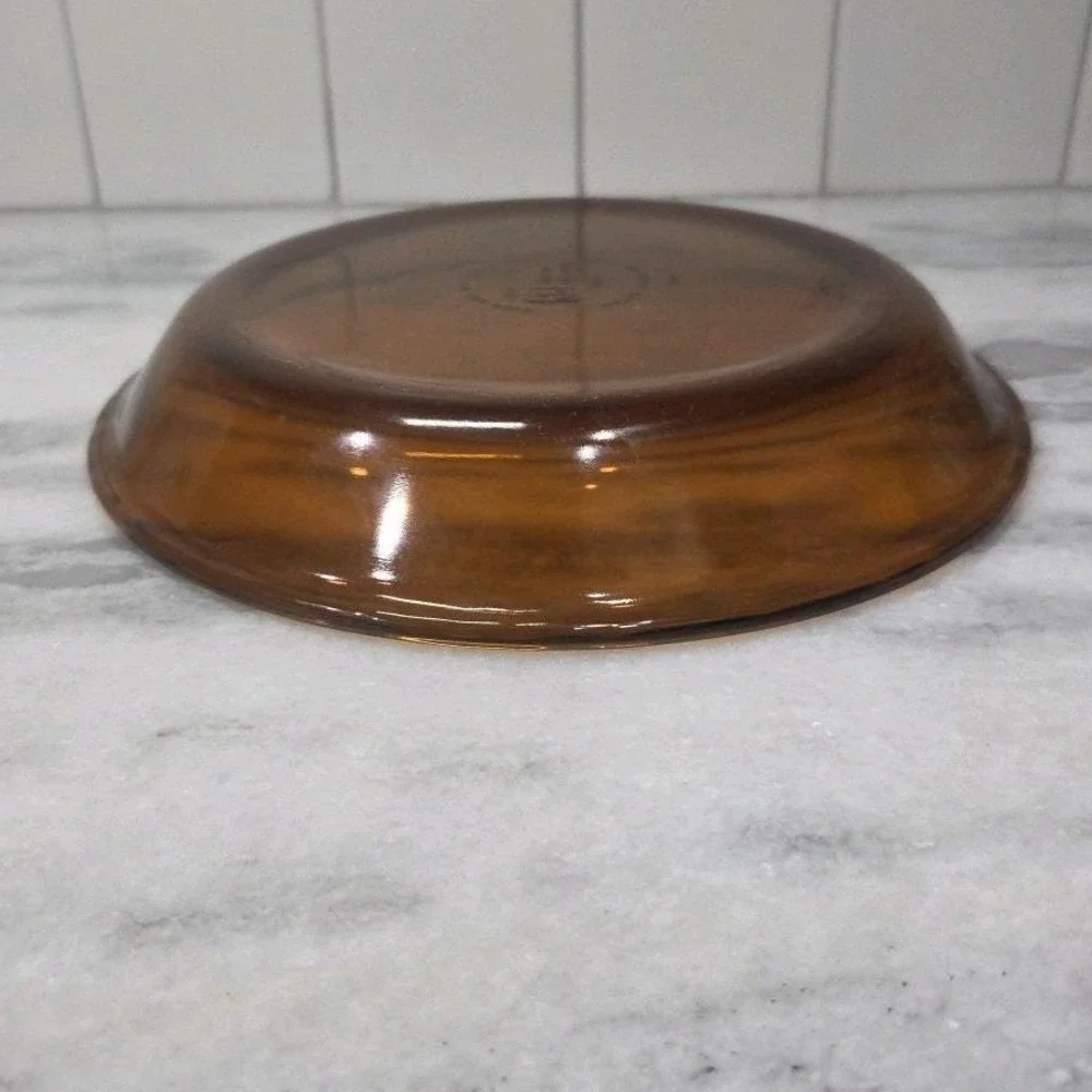 Anchor Hocking Amber Pie Plate, Glass Baking Pan, Oven & Microwave Safe Ovenware